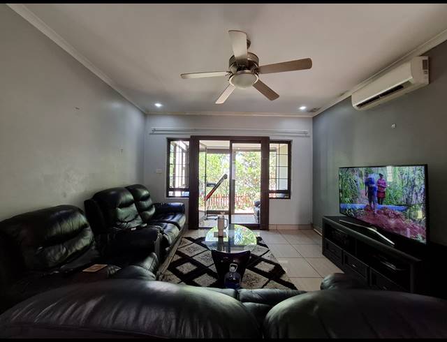 2 BEDROOM SIMPLEX TO LET IN THE WOLDS